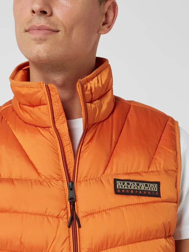 Napapijri Regular Fit Steppweste Mit Stehkragen Modell 'Aerons' - Orange 3 Napapijri Regular Fit Steppweste Mit Stehkragen Modell 'Aerons' - Orange – Bild 3