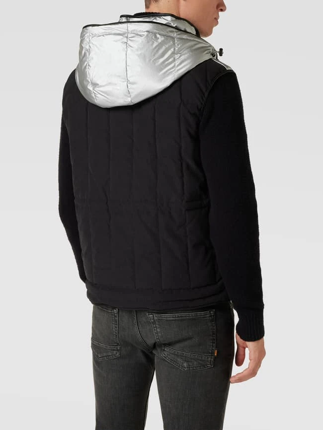 Baldessarini Steppweste Mit Teddyfellbesatz Modell 'Lenny' - Silber 5 Baldessarini Steppweste Mit Teddyfellbesatz Modell 'Lenny' - Silber – Bild 5