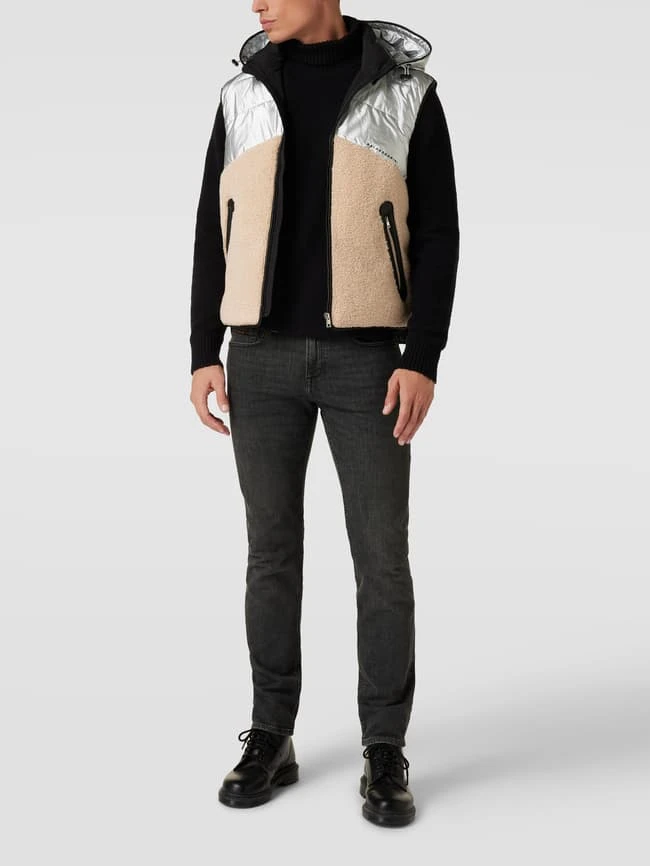 Baldessarini Steppweste Mit Teddyfellbesatz Modell 'Lenny' - Silber 1 Baldessarini Steppweste Mit Teddyfellbesatz Modell 'Lenny' - Silber