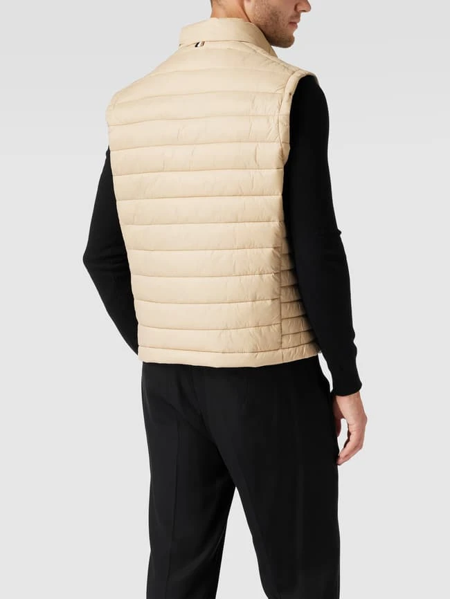 BOSS Steppweste Mit Label-Print Modell 'Calano' - Beige 5 BOSS Steppweste Mit Label-Print Modell 'Calano' - Beige – Bild 5