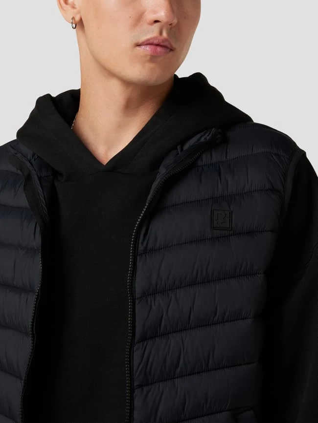 REVIEW Weste Mit Label-Patch - Schwarz 3 REVIEW Weste Mit Label-Patch - Schwarz – Bild 3