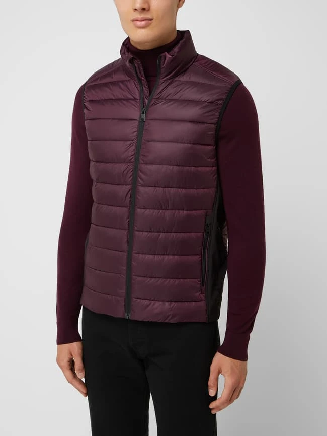 CK Calvin Klein Steppweste Mit Reißverschlusstaschen - Bordeaux Rot 4 CK Calvin Klein Steppweste Mit Reißverschlusstaschen - Bordeaux Rot – Bild 4