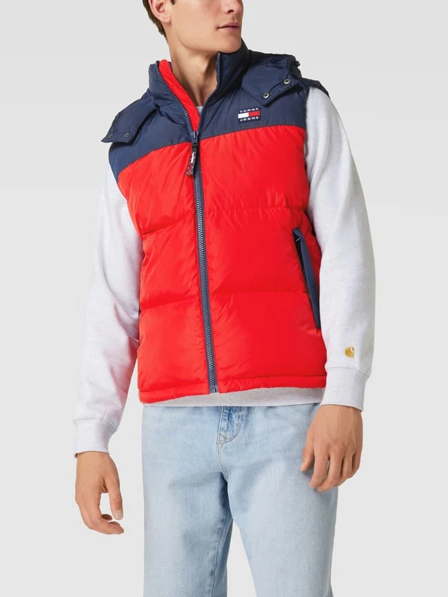 Tommy Jeans Daunenweste Mit Herausnehmbarer Kapuze Modell 'ALASKA' - Rot 4 Tommy Jeans Daunenweste Mit Herausnehmbarer Kapuze Modell 'ALASKA' - Rot – Bild 4