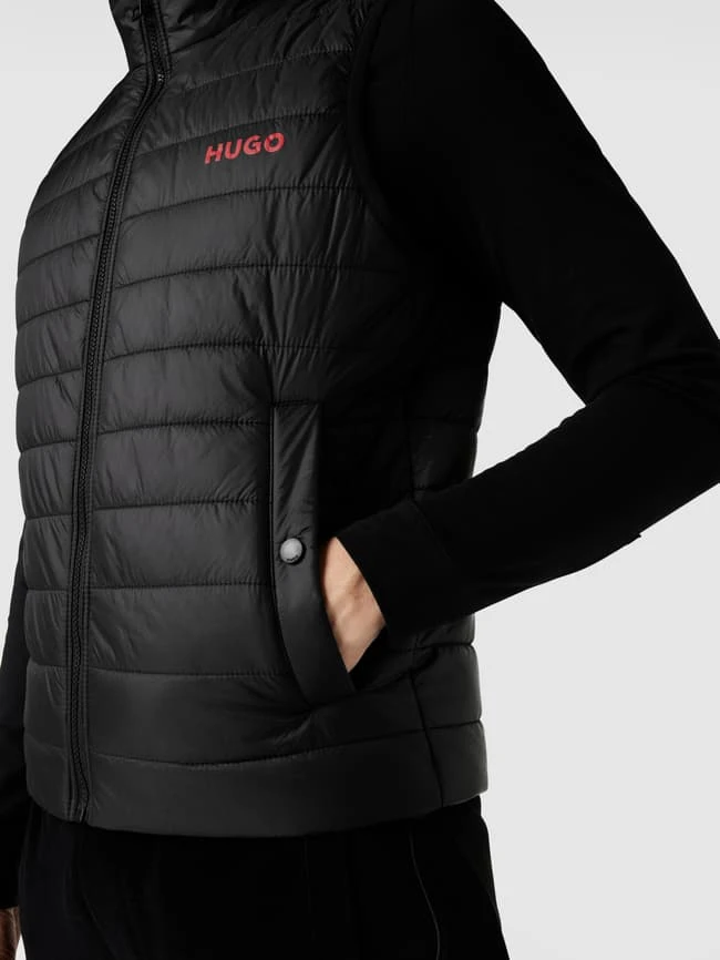 HUGO Steppweste Mit Label-Print Modell 'Bentino' - Schwarz 3 HUGO Steppweste Mit Label-Print Modell 'Bentino' - Schwarz – Bild 3
