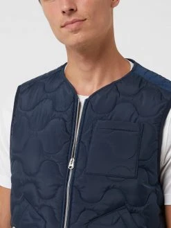 MCNEAL Steppweste Mit Brusttasche - Marineblau 7 MCNEAL Steppweste Mit Brusttasche - Marineblau -Tommy Hilfiger Shop a4sjcha9a1a4qgpjah5k6lhm9t636e9k64pk2j1o6kr30d1p6oq34dif696kil2b68p3gl1ja93jiipo9p3m6c1ncli64eb4ckqj8p9kchj34ob164p3ae9i6hi30pj4c8o6cp8