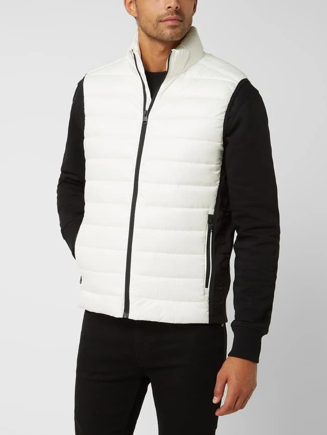 CK Calvin Klein Steppweste Mit Stehkragen - Offwhite 4 CK Calvin Klein Steppweste Mit Stehkragen - Offwhite – Bild 4