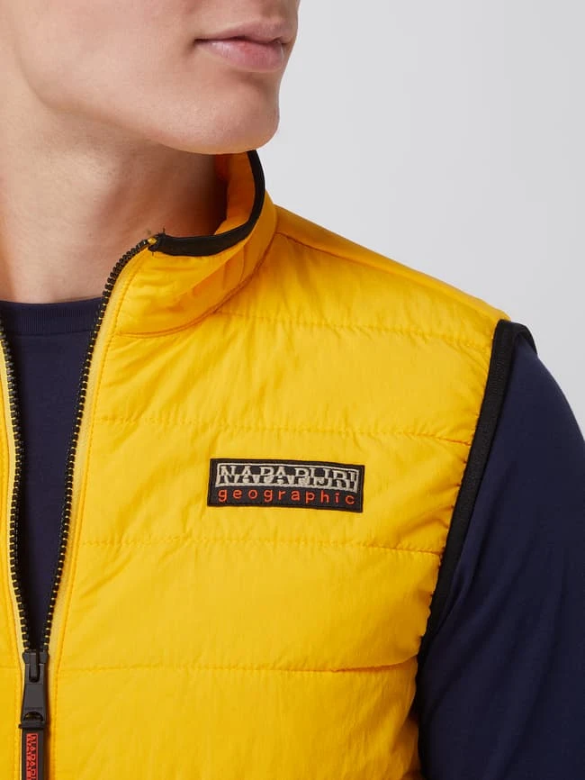 Napapijri Regular Fit Steppweste Mit Reißverschlusstaschen Modell 'Muniz' - Gelb 3 Napapijri Regular Fit Steppweste Mit Reißverschlusstaschen Modell 'Muniz' - Gelb – Bild 3
