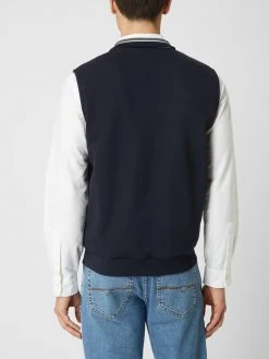Bugatti Weste Mit Kontrastbesatz - Marineblau 9 Bugatti Weste Mit Kontrastbesatz - Marineblau -Tommy Hilfiger Shop acr5acpi8h4kiki56da54cq99p13edifap6j4l9h6d94uj1h91b30lae918kqkia9ksl6gic8gskqiqb853j4eb16sq3aoplcpj32e1kcgsjeo9j6kr6cc336cr34db16lhj6dg